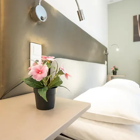 Comfort Studio With Queen-Size Bed, Self Check-In Vienna Exterior photo