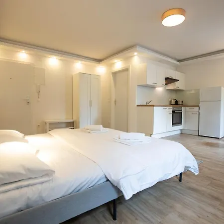 Comfort Studio With Queen-Size Bed, Self Check-In Vienna Exterior photo