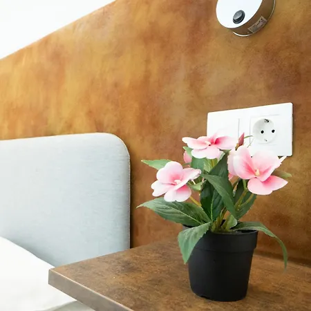 Comfort Studio With Queen-Size Bed, Self Check-In Vienna Exterior photo