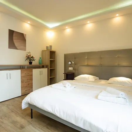 Comfort Studio With Queen-Size Bed, Self Check-In Vienna Exterior photo
