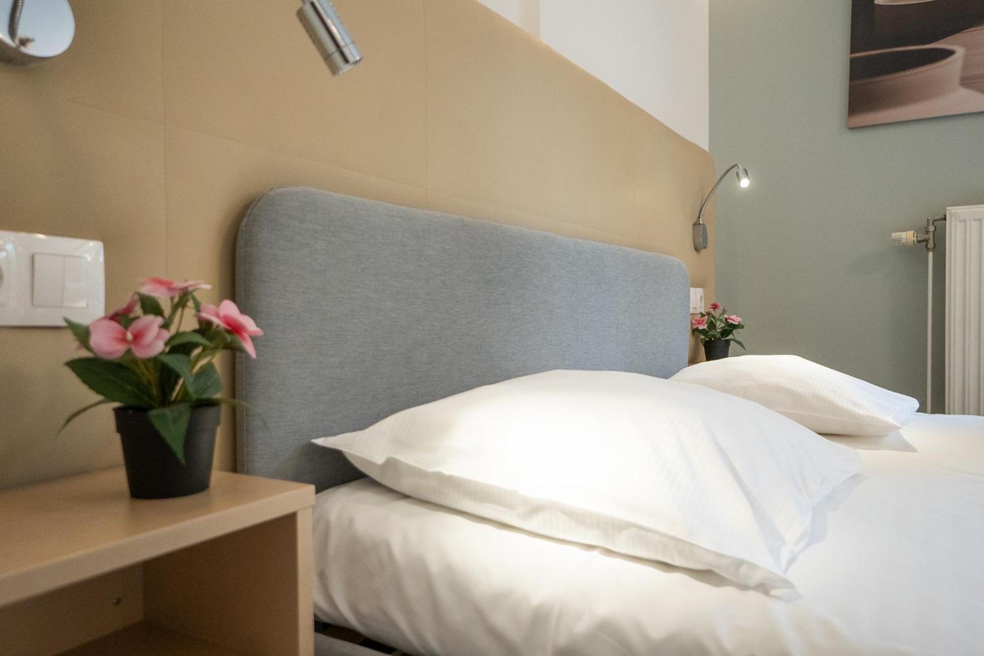 Comfort With Queen-size Bed, Self Check-in Apartment