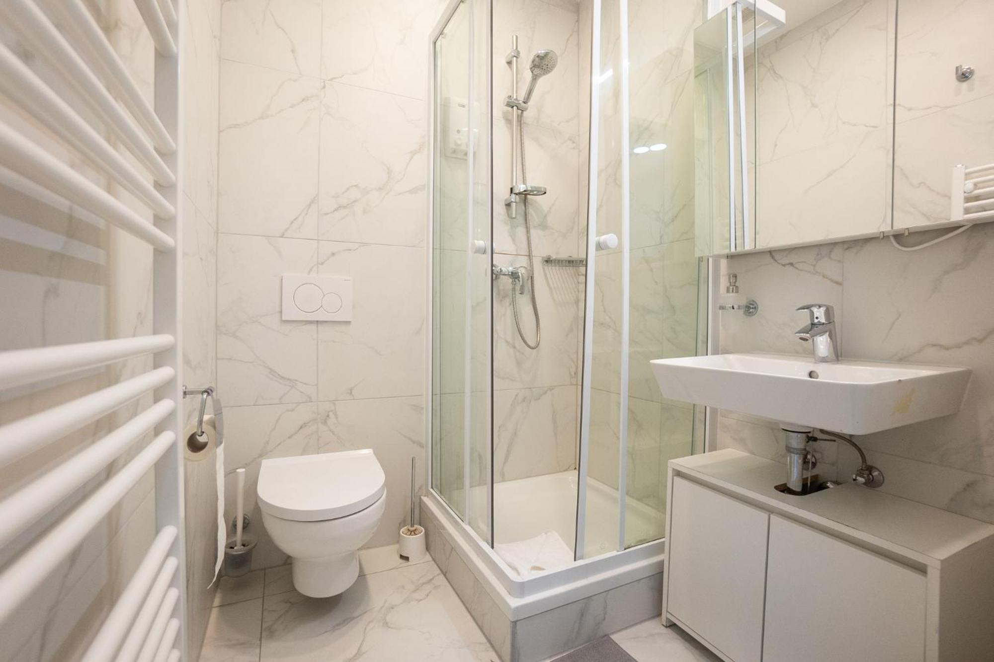 Comfort With Queen-size Bed, Self Check-in Vienna