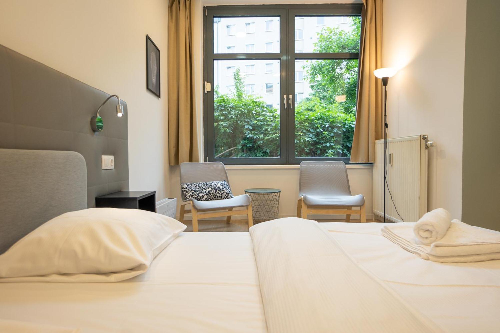 Comfort With Queen-size Bed, Self Check-in Apartment