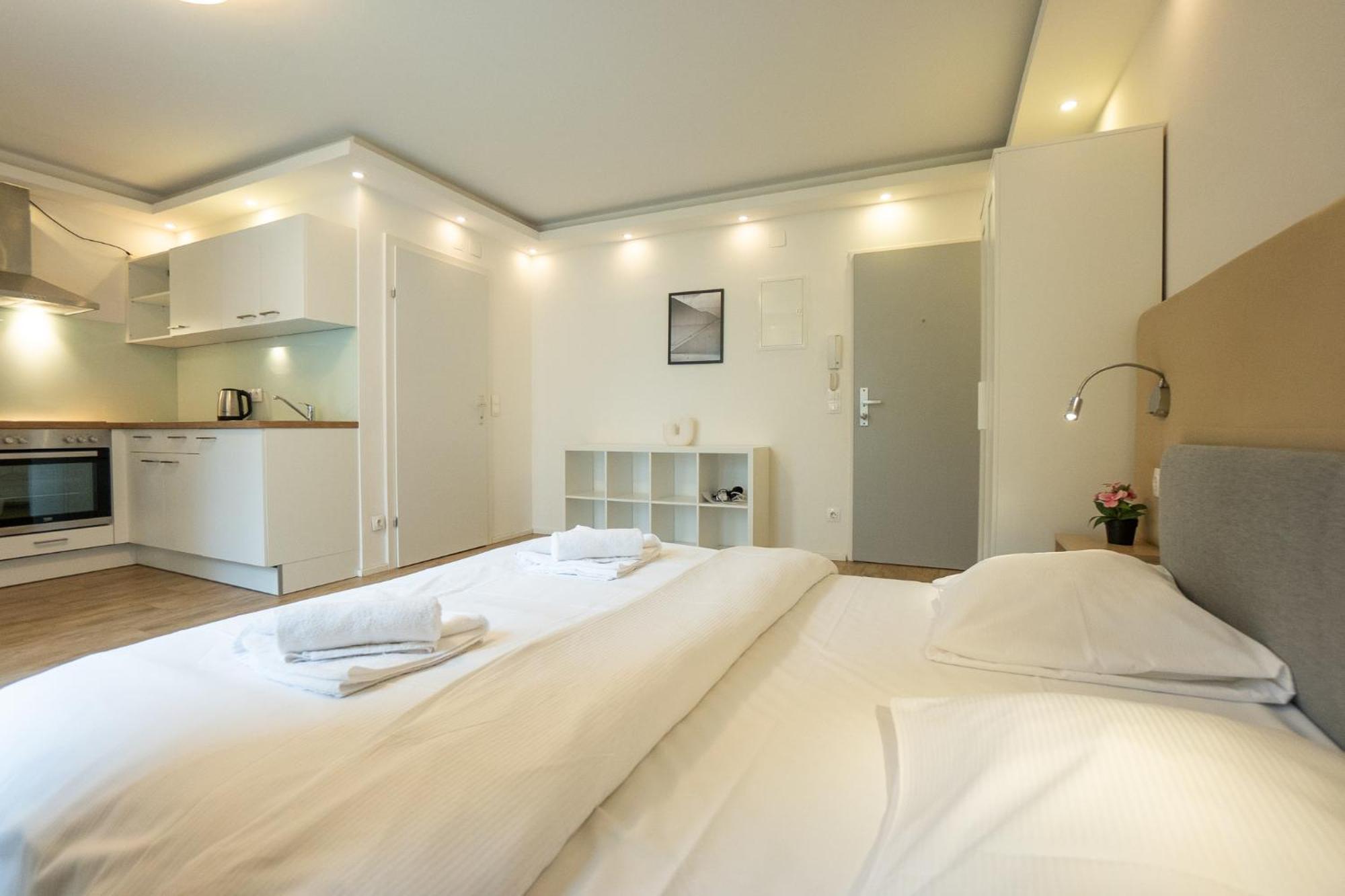 Comfort With Queen-size Bed, Self Check-in Apartment *