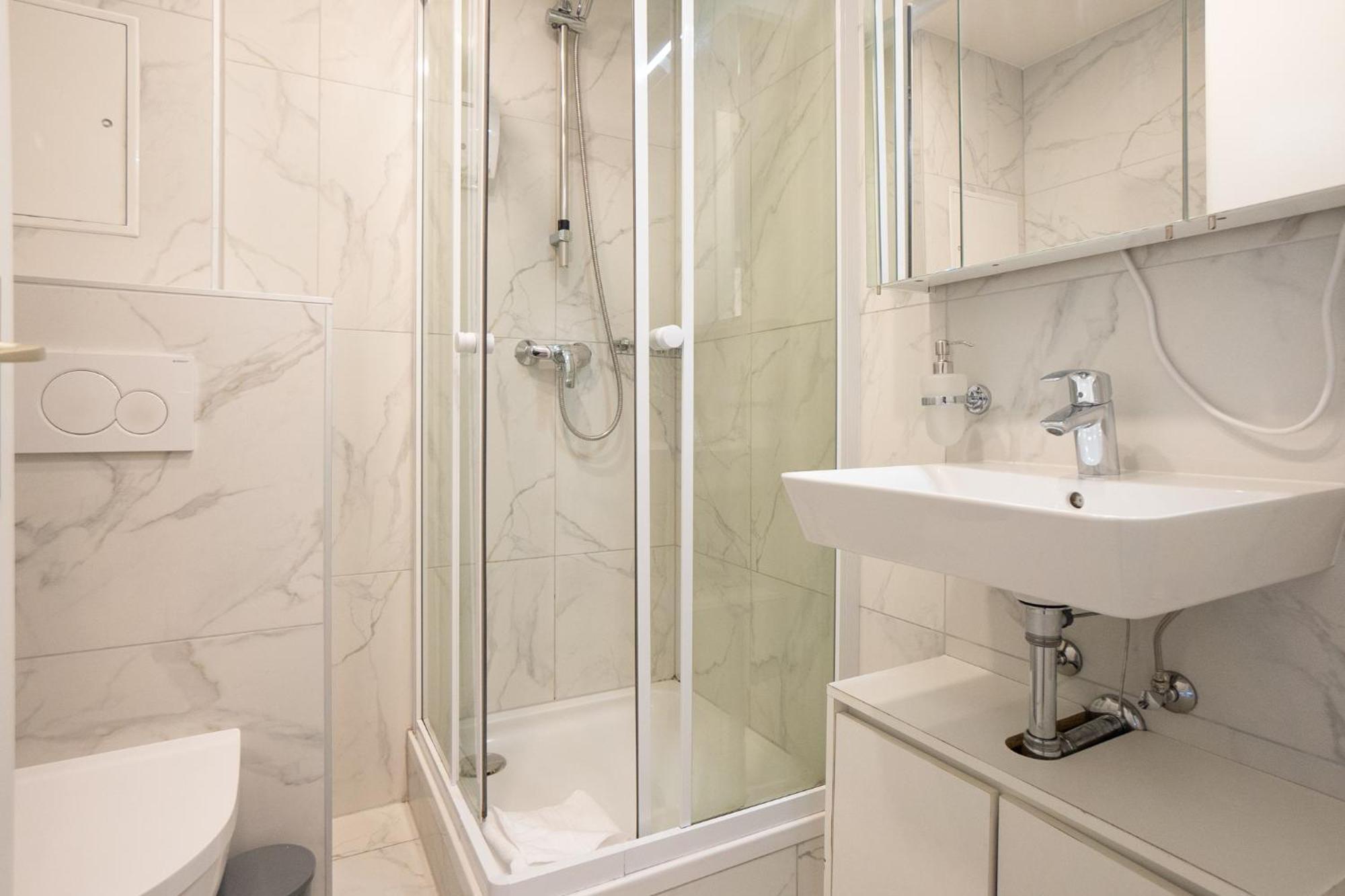 Apartment Comfort With Queen-size Bed, Self Check-in Vienna