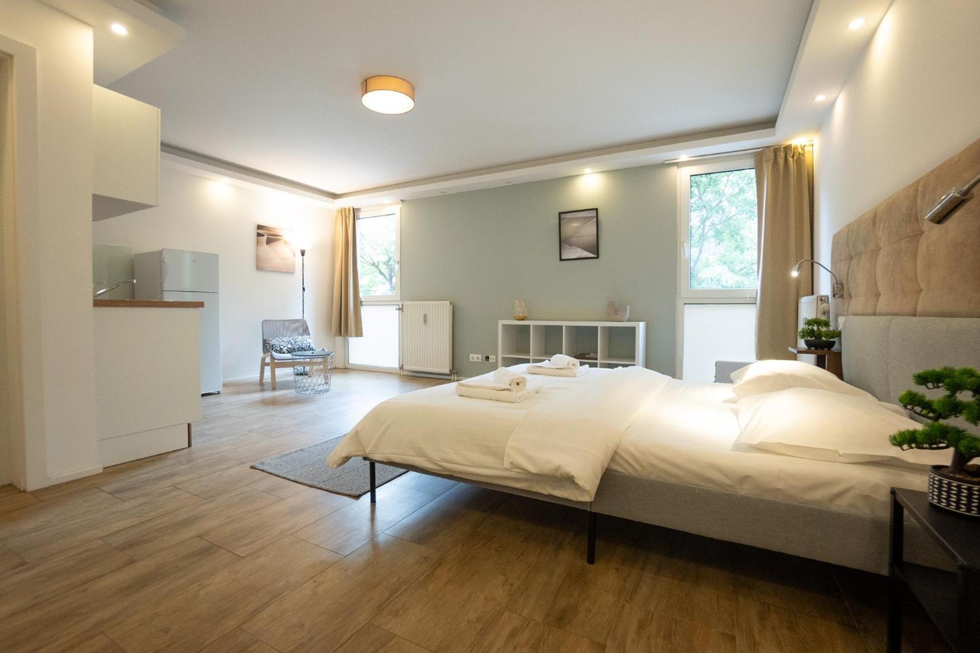 Comfort With Queen-size Bed, Self Check-in *