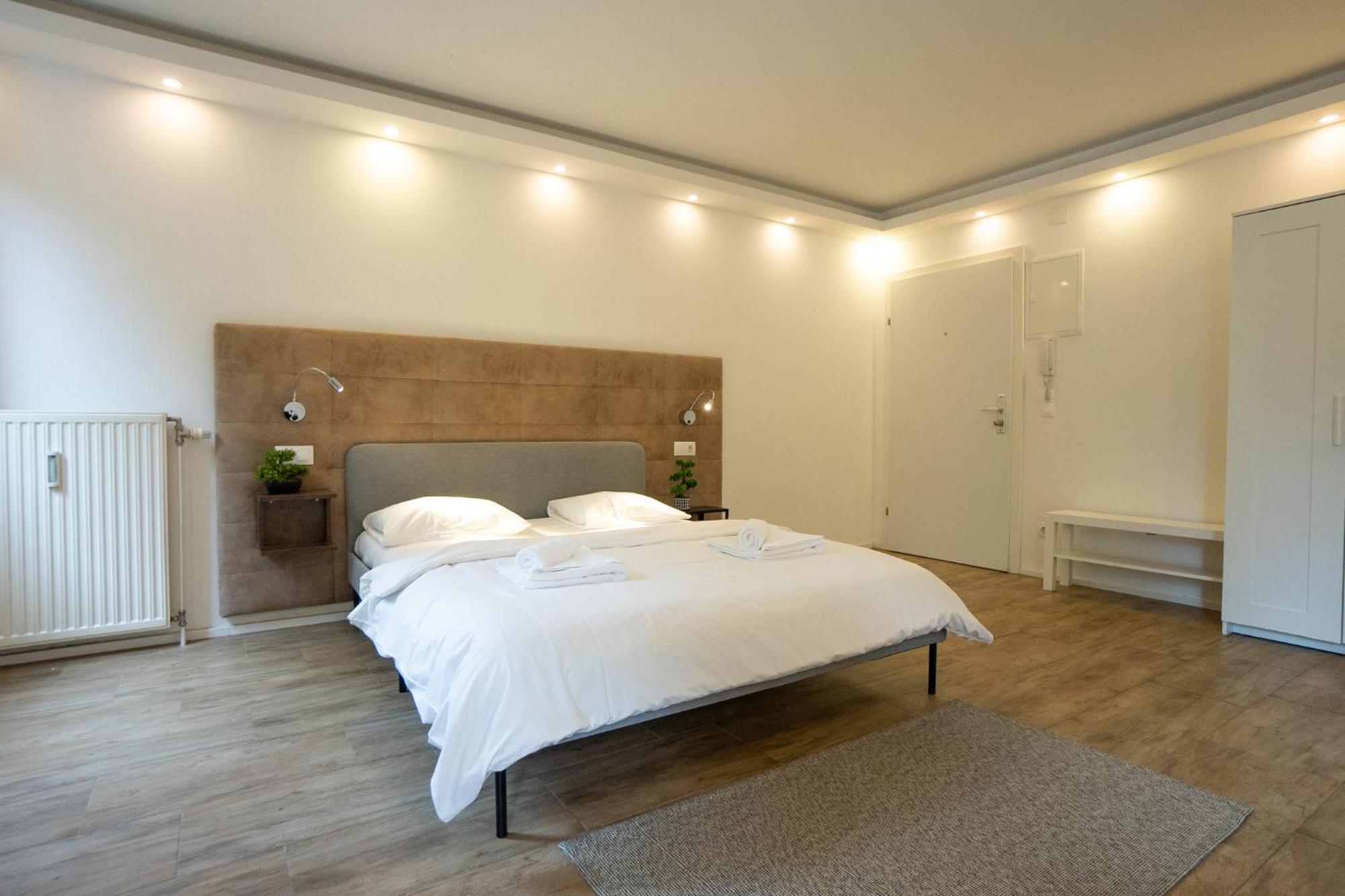 Comfort With Queen-size Bed, Self Check-in Vienna
