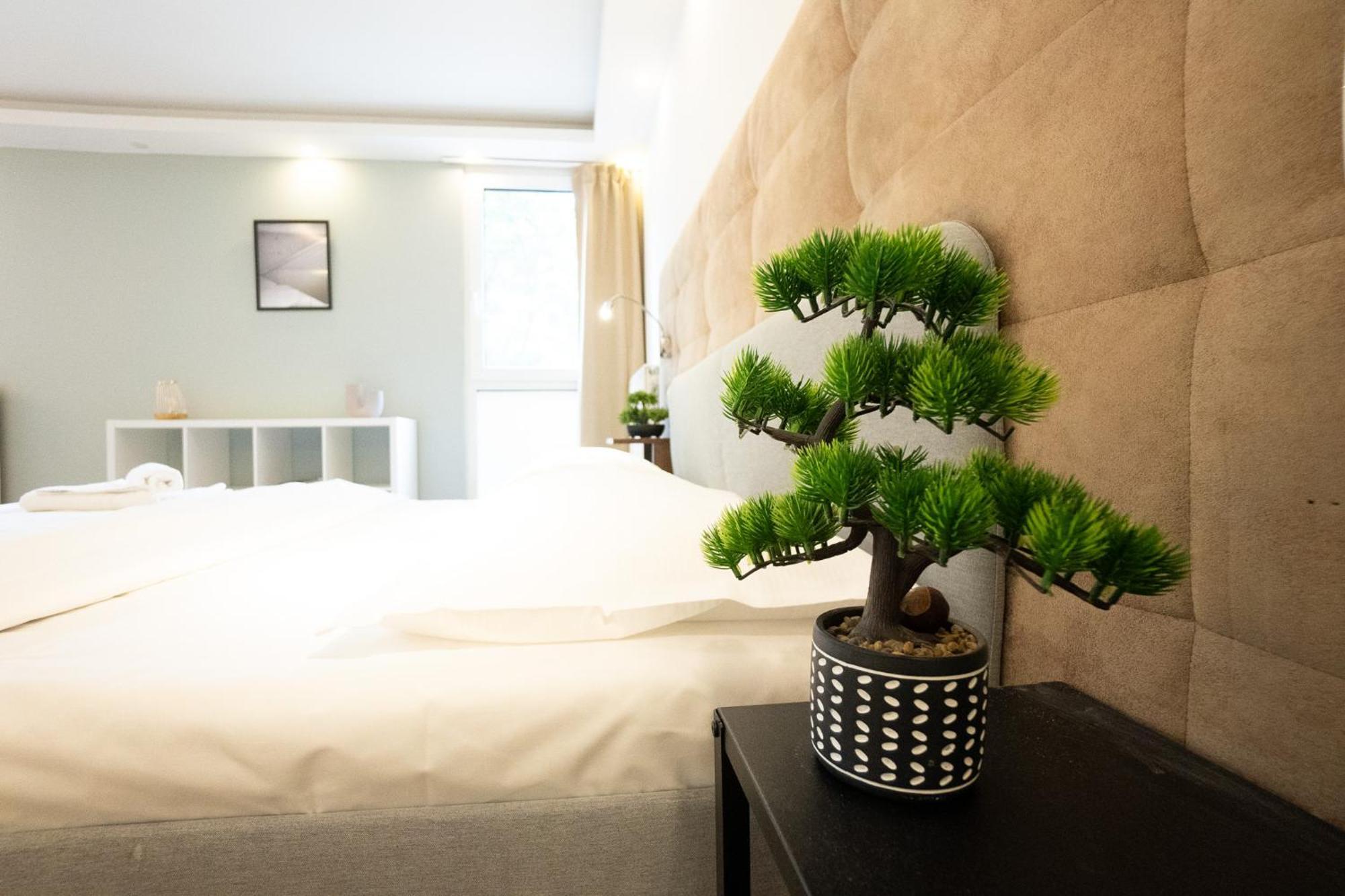 Comfort With Queen-size Bed, Self Check-in