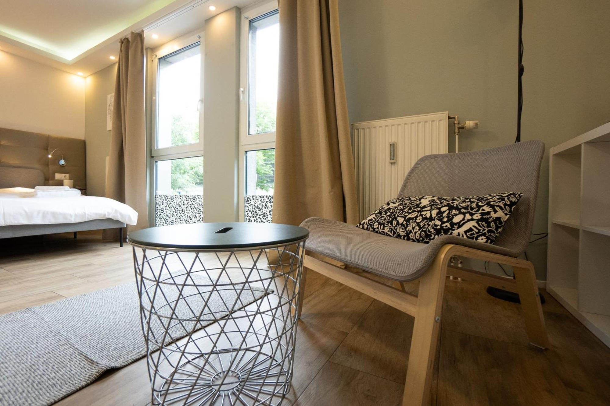 Comfort With Queen-size Bed, Self Check-in Apartment