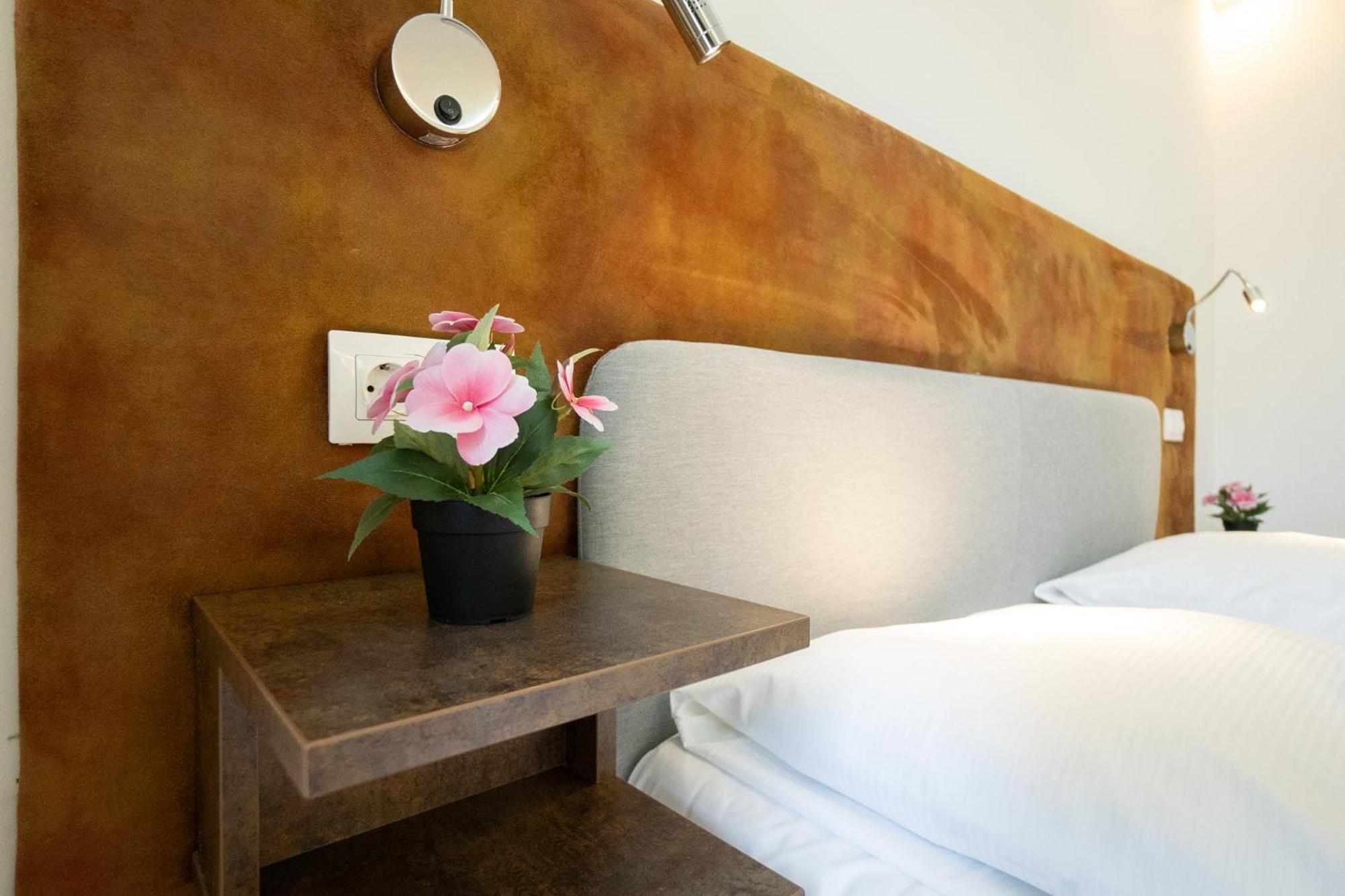 Apartment Comfort With Queen-size Bed, Self Check-in Vienna